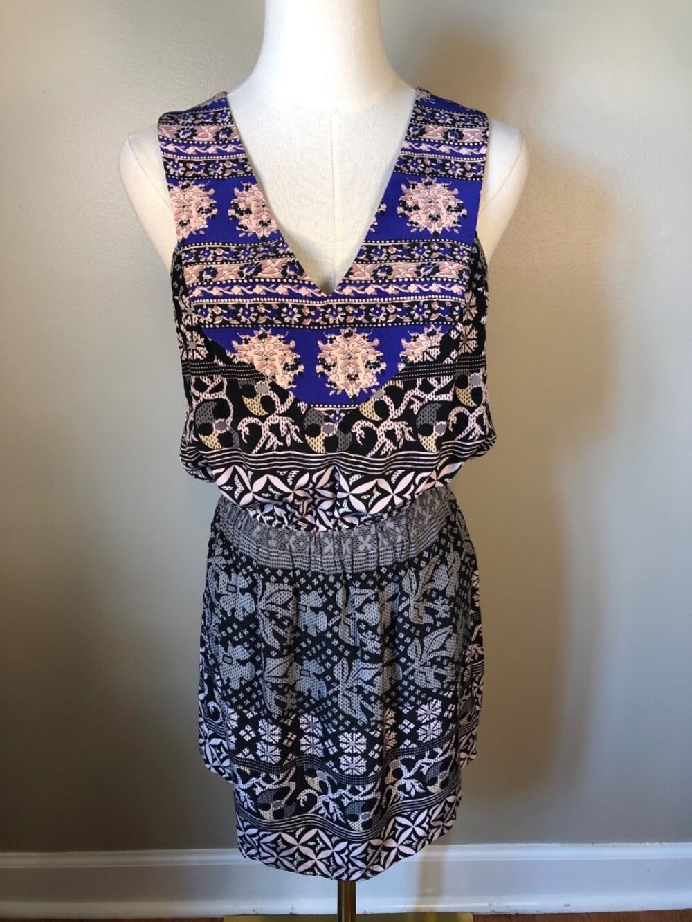Sunner 100% Silk Mixed Multicolor Print V-Neck Mini Dress Size Small Made in USA